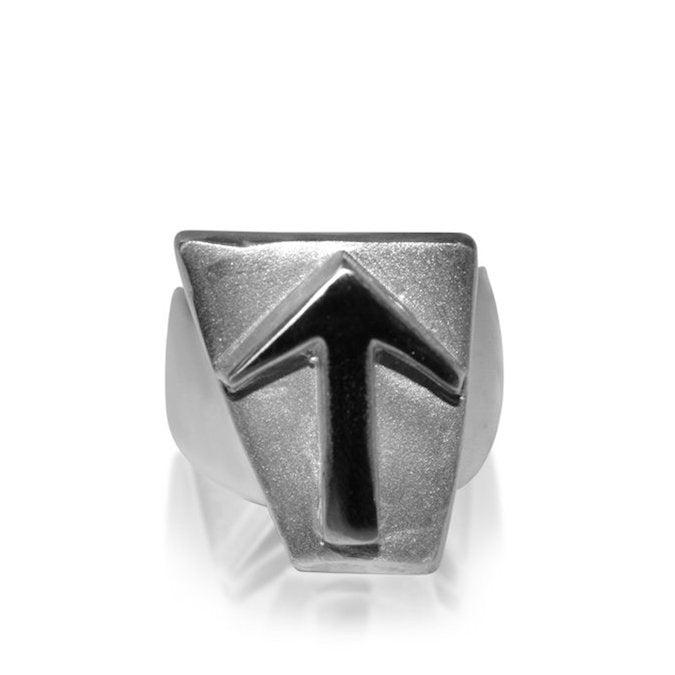 The Warrior Ring is a representation of a spirit, the WARRIOR spirit. It symbolizes courage, victory in battle and absolute trust in one’s will and determination.